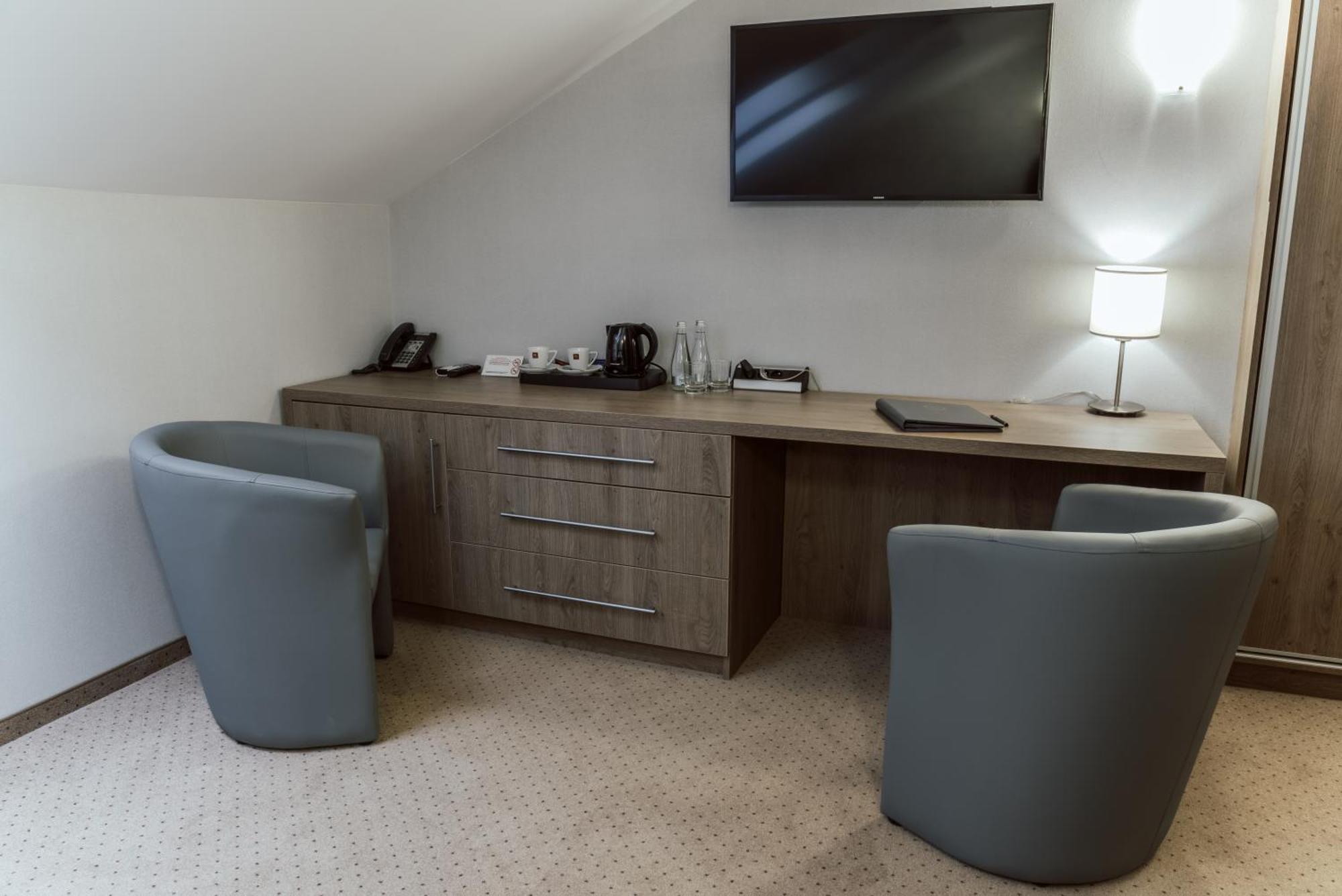 Grey Hotel 3*